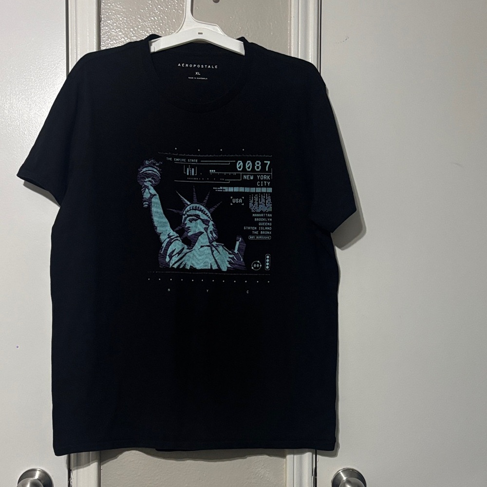 Aeropostale Navy Graphic Tee with Statue Design